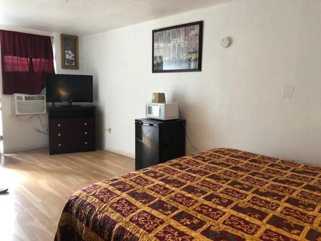 Budget Inn & Suites -Super-Ice Cold Spotless Rooms- Door-To-Door Lit Parking & Lowest Price Plus Hbo Max,Spanish Tv, Internet Free!! Freer Exterior foto